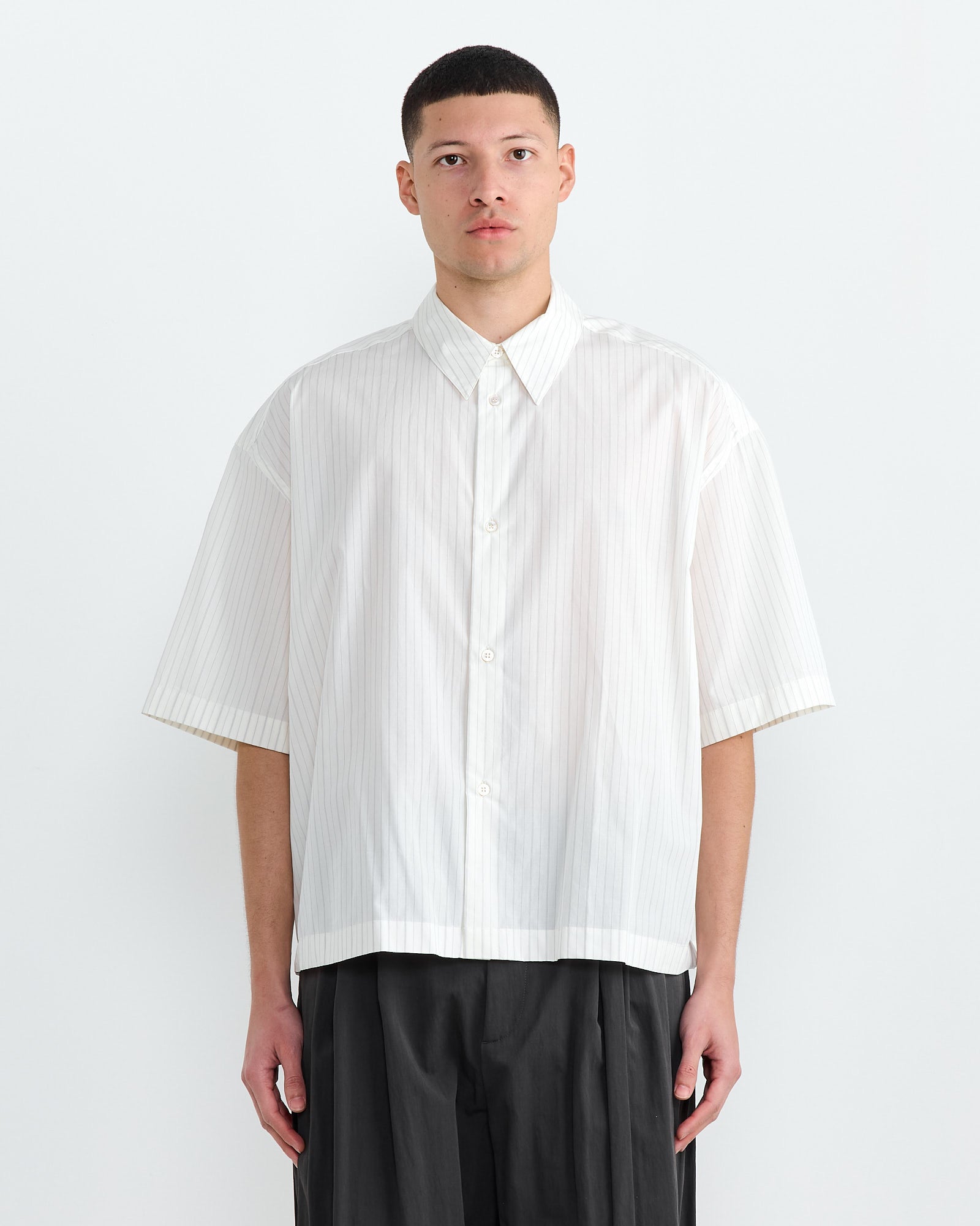 Studio Nicholson Sanko Shirt Parchment Stripe - Parchment Stripe / L (266087)