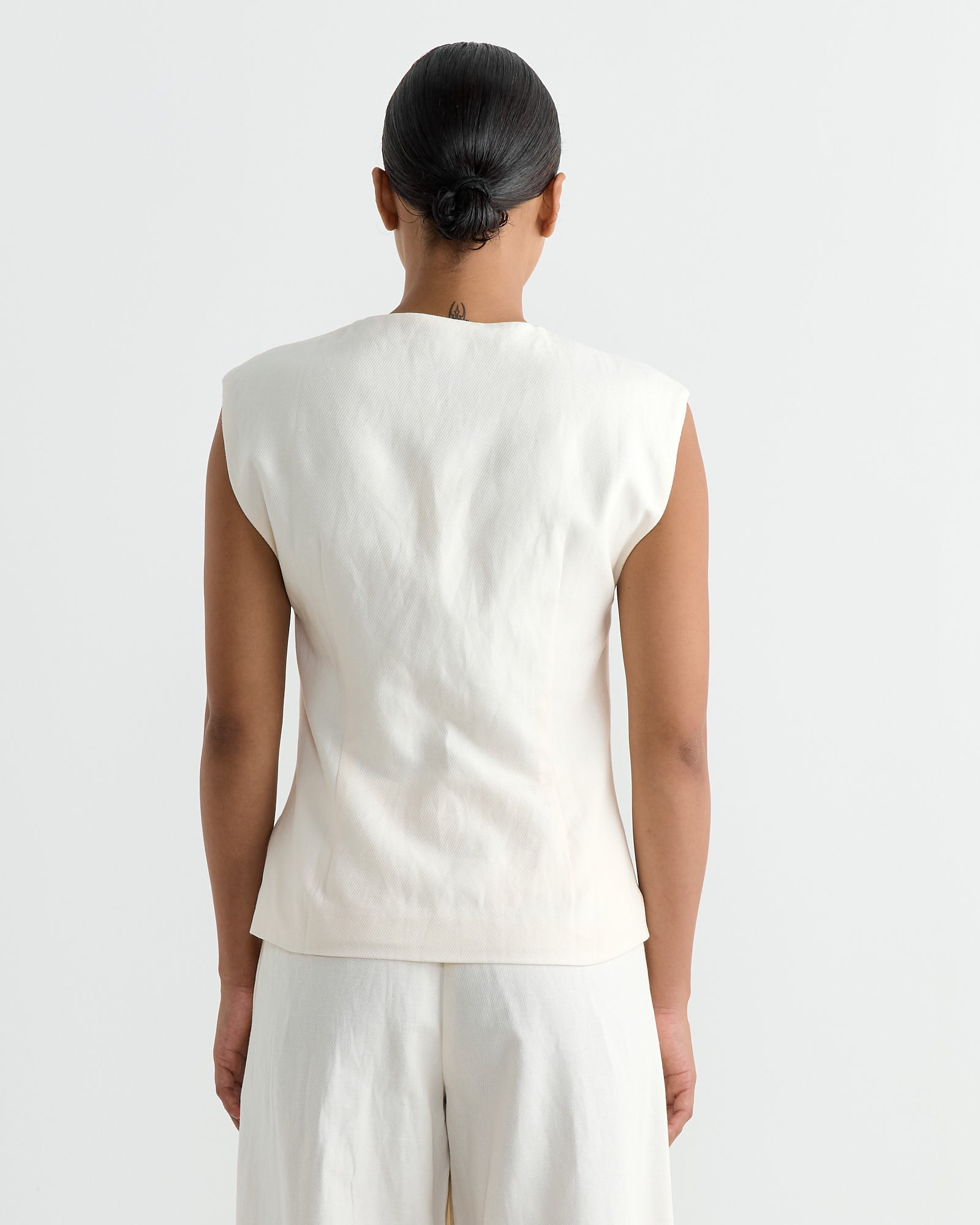 ST. AGNI Minimal Tailored Vest Ivory - Ivory / S (266431)