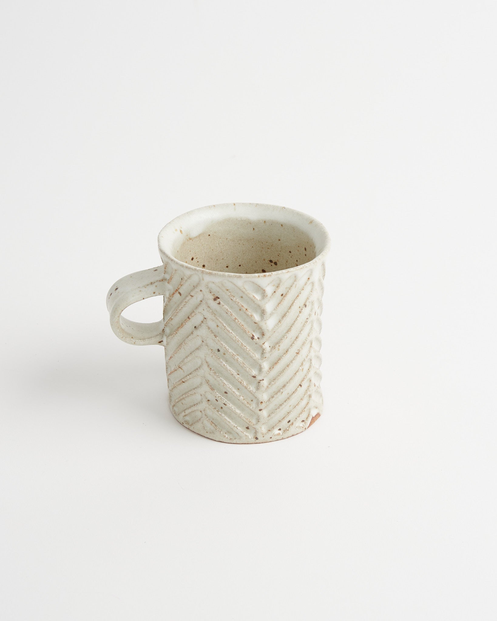 Chevron Carved Mug in Eggshell