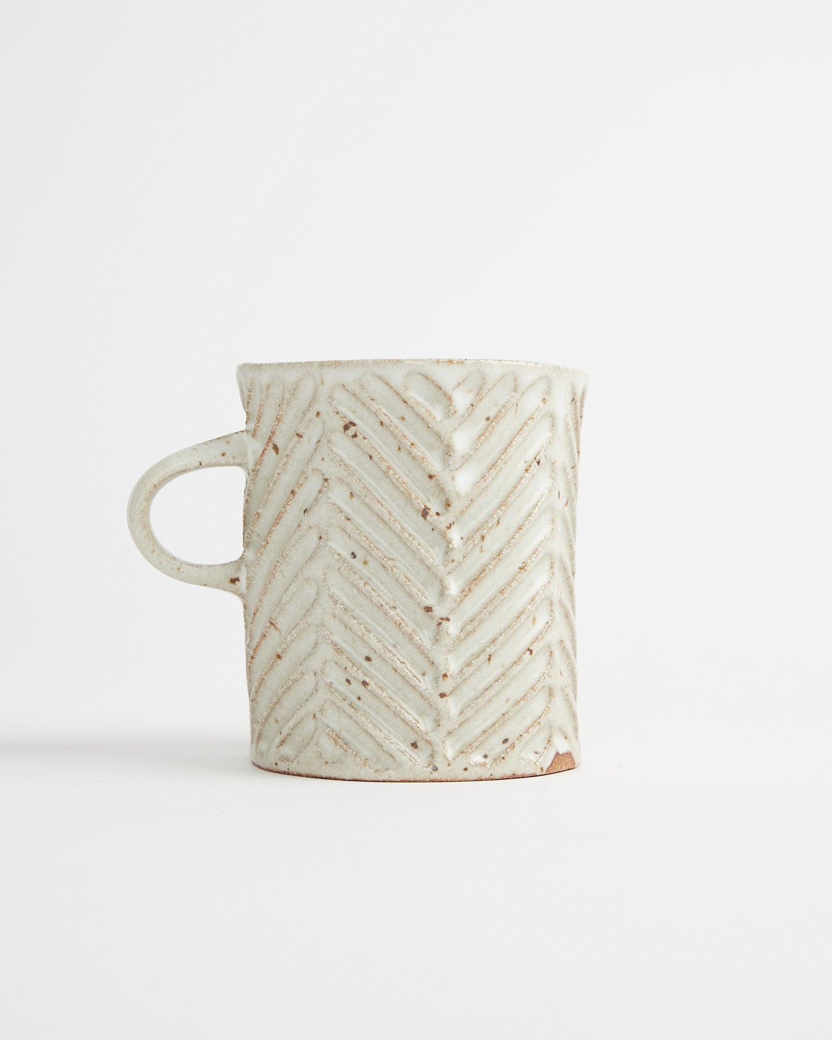 Chevron Carved Mug in Eggshell