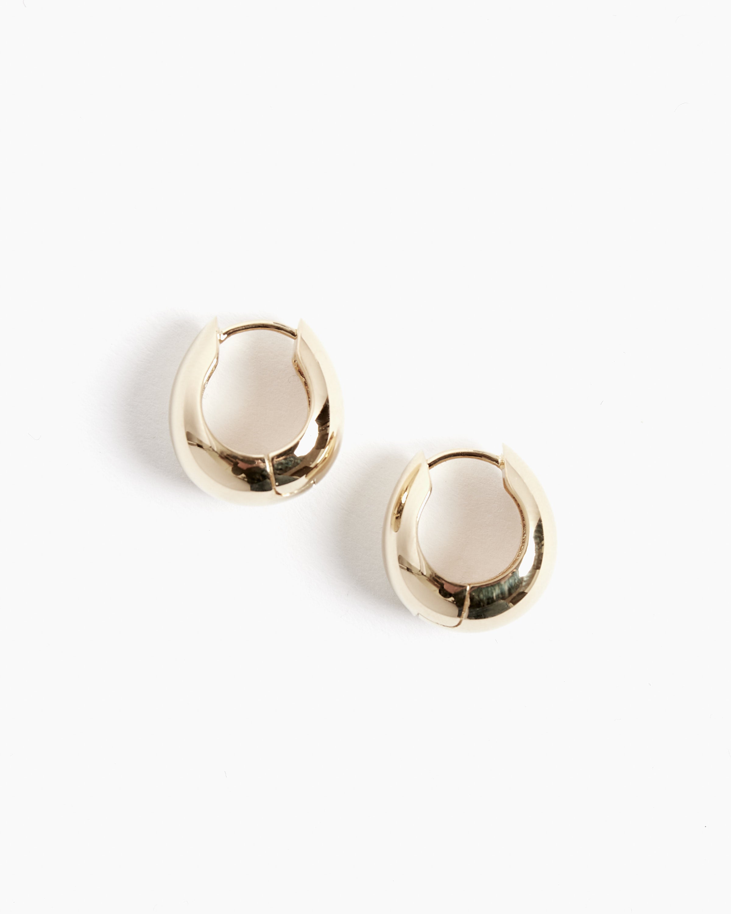 Hinged Hoops in 18K Gold Vermeil