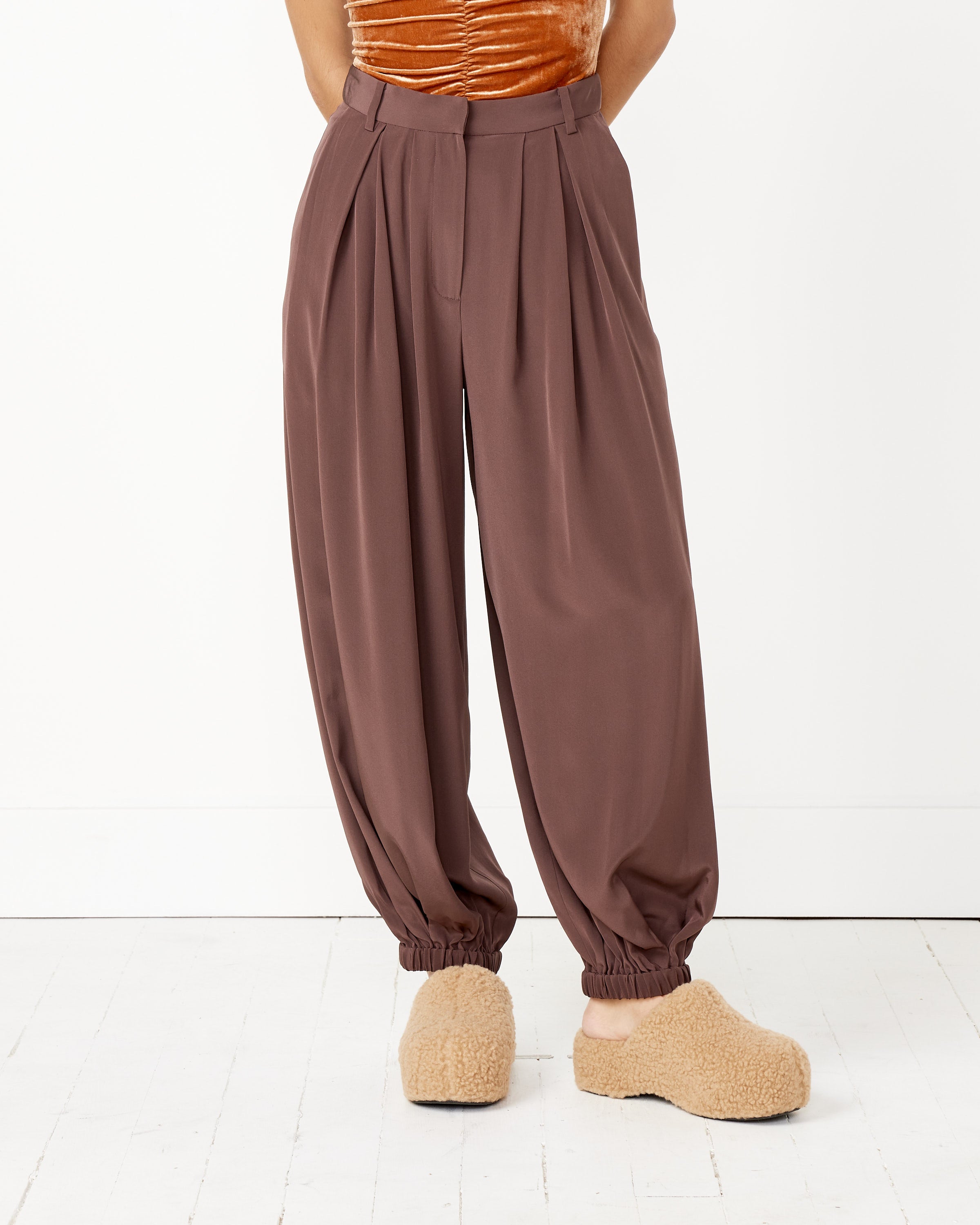 Eco Silk Pleated Balloon Pant