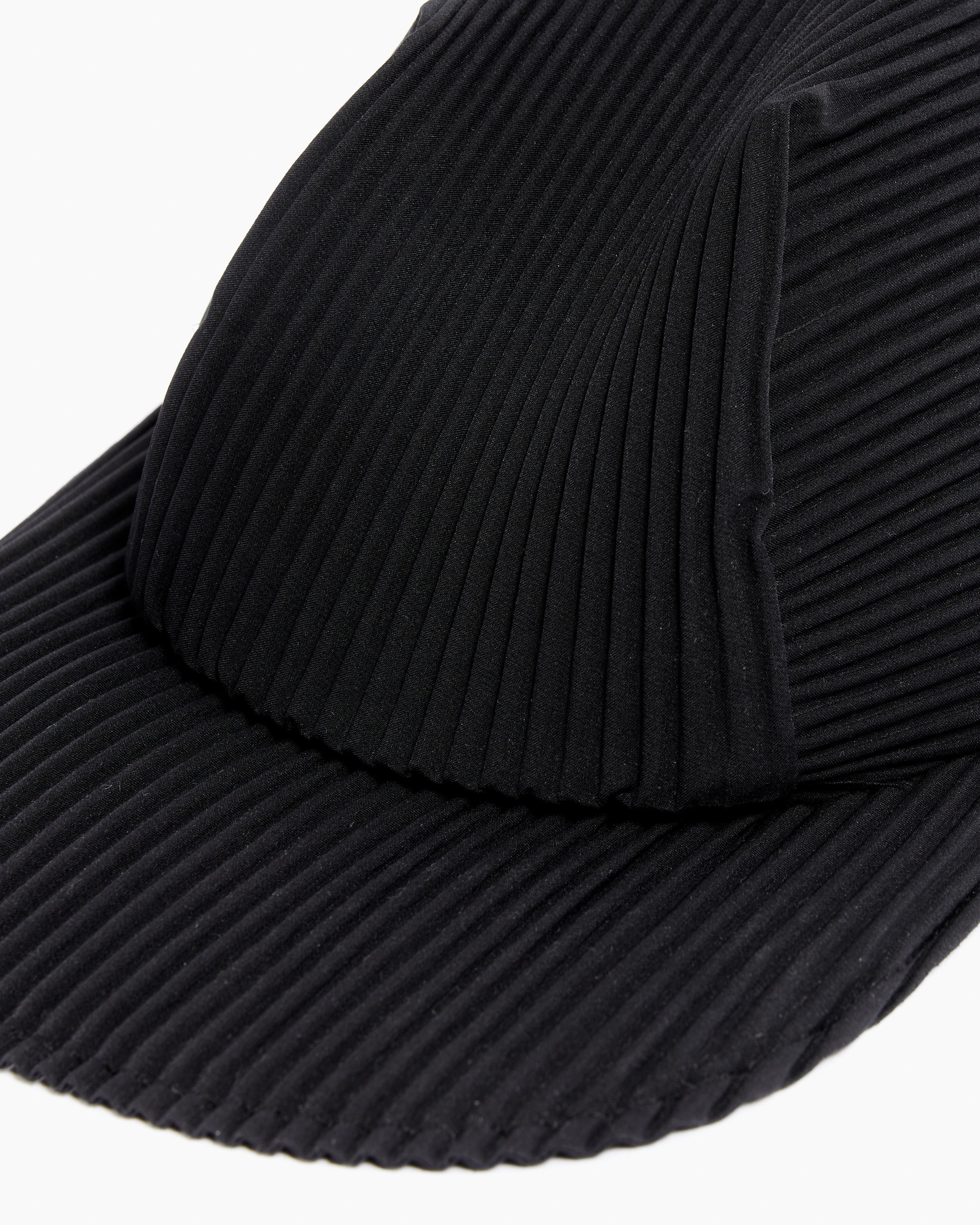 Pleats Cap