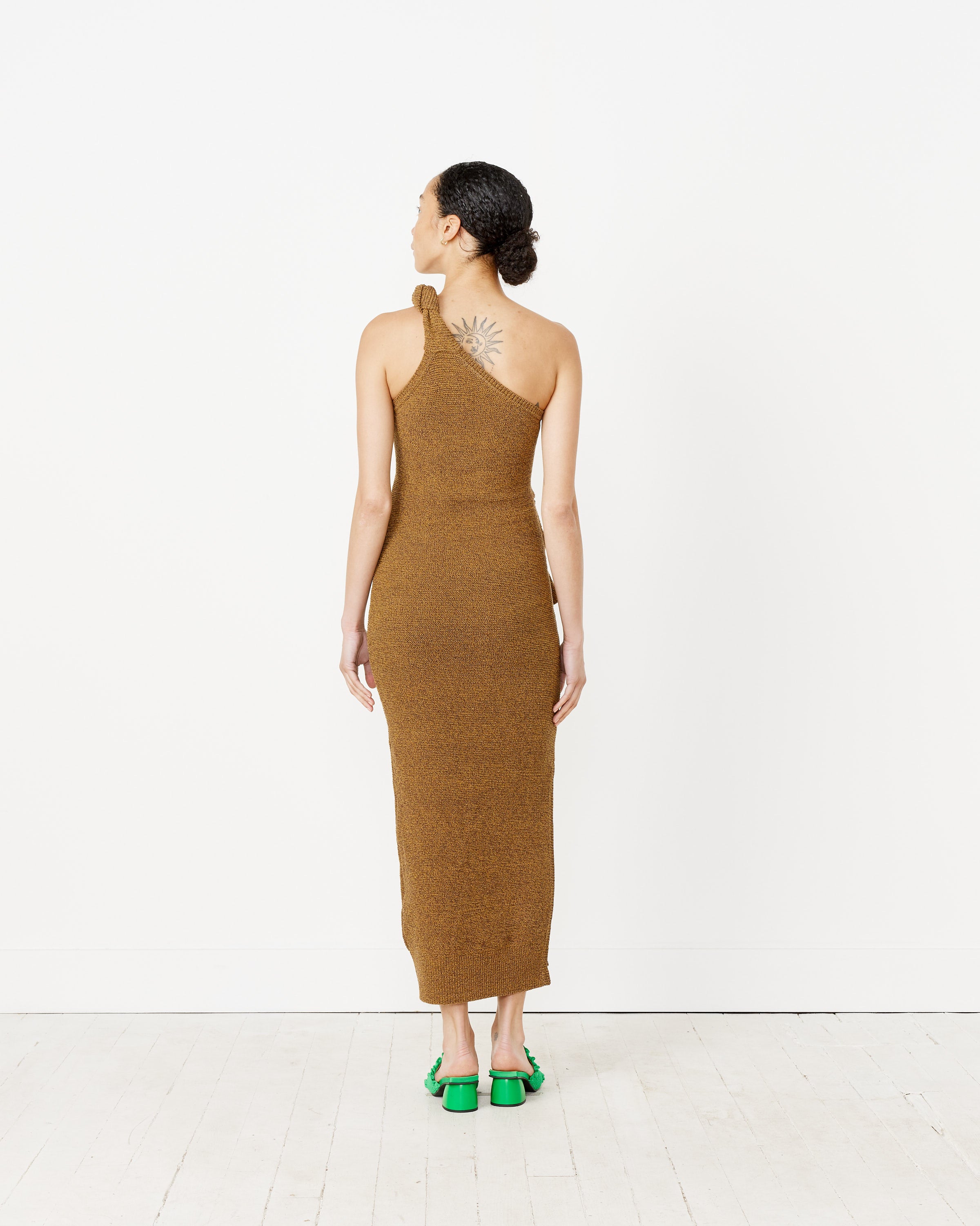 La Robe Maille Noeud Dress in Dark Brown