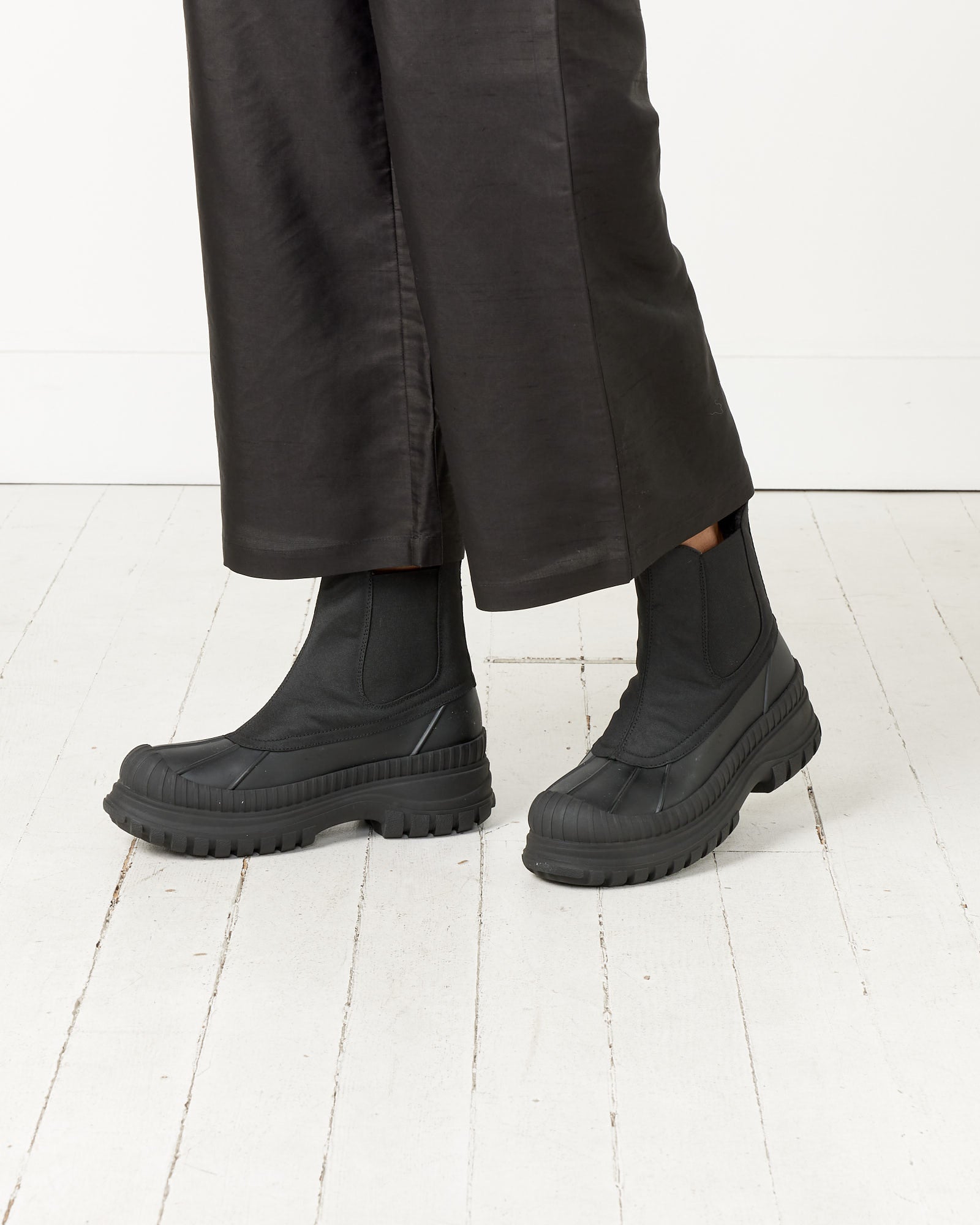 Outdoor Chelsea Boot